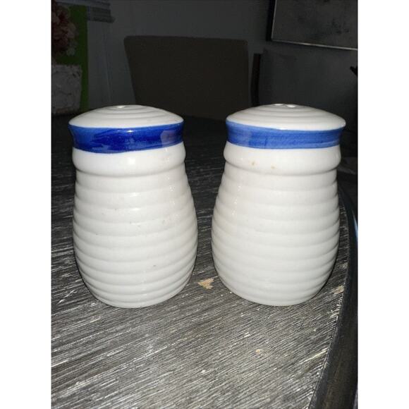 ALCO ROOSTER SALT AND PEPPER SHAKERS. 3 1/4 inch each. - Picture 2 of 4